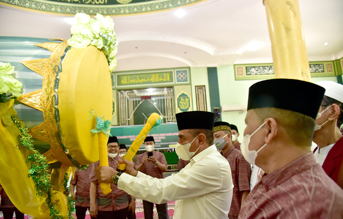Gubernur Resmikan Majelis Pusaka Ayyub di Masjid AL-Munawwarah UISU