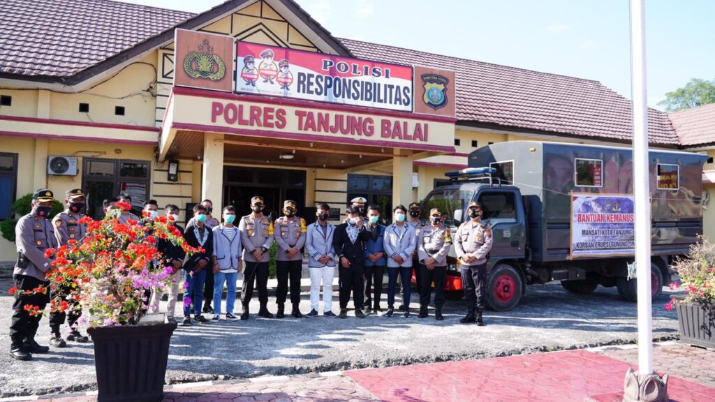 Polres Tanjungbalai Salurkan Bantuan Korban Erupsi Gunung Sinabung