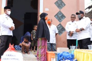 Pemko Tanjungbalai Salurkan Bantuan Korban Kebakaran di Kelurahan Selat Lancang