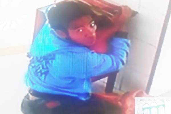 Wajah Pencuri Kotak Amal Masjid di Padangsidempuan Terekam Jelas di CCTV