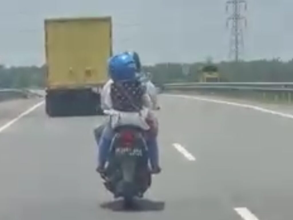 Pengendara Sepeda Motor Masuk Ruas Jalan Tol Tanjung Morawa-Medan Viral di Medsos