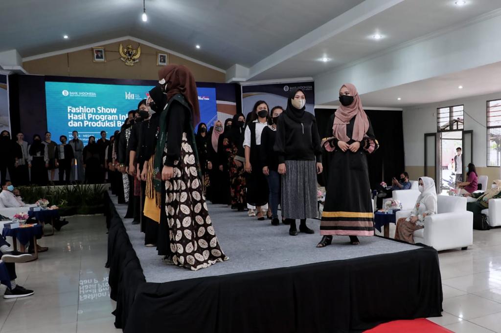 Dekranasda Medan Apresiasi Program Inkubasi Desain Mode dan Produksi Baju Siap Pakai
