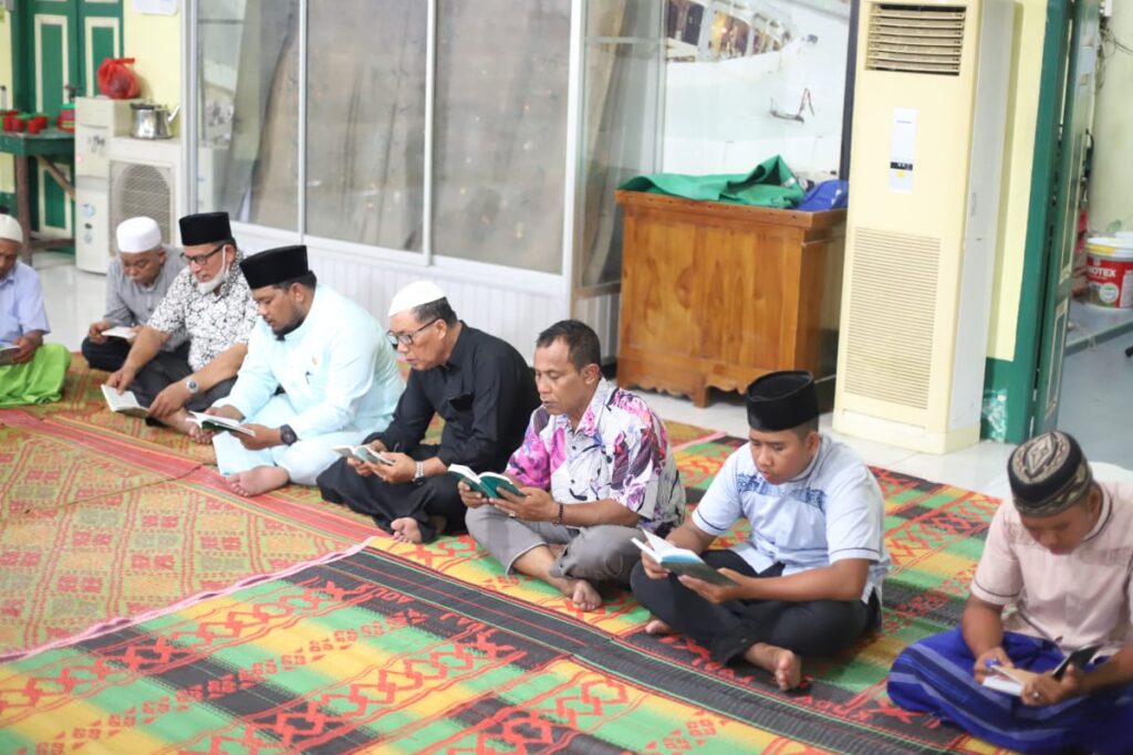 Wali Kota Baca Yasin bersama di Masjid Raya Ahmadsyah Tanjungbalai