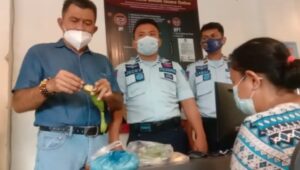 Selundupkan Narkoba Di Pisang ke Lapas Tanjungbalai, IRT Diamankan