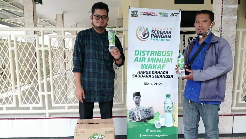 Air Minum Wakaf Temani Ramadan Warga Pekanbaru