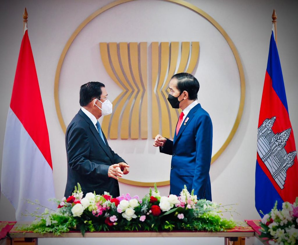 Tingkatkan Kerjasama, Presiden Jokowi dan PM Hun Sen Gelar Pertemuan Bilateral