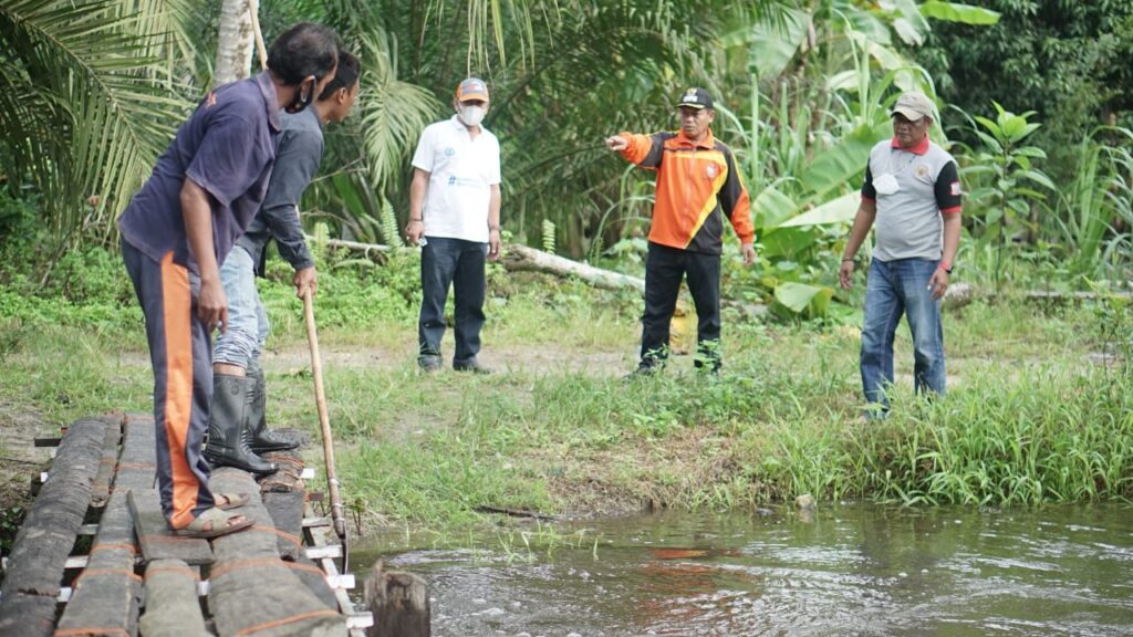 Antisipasi Banjir, Bantaran Sungai Bandar Jaksa Tanjungbalai Dibersihkan