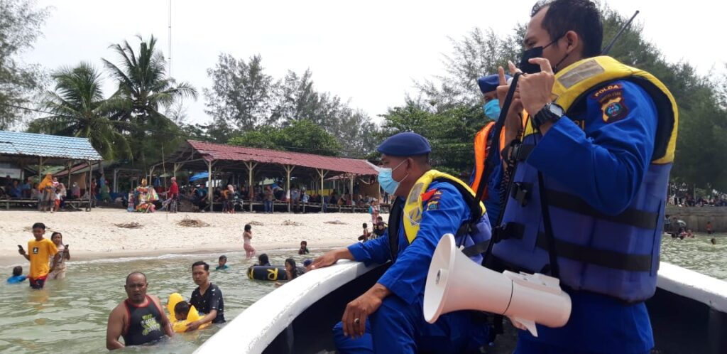Pantau Prokes, Satpol Air Polres Sergai Patroli di Objek Wisata