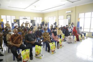 500 Warga di Kecamatan Kisaran Timur Terima Bantuan Beras