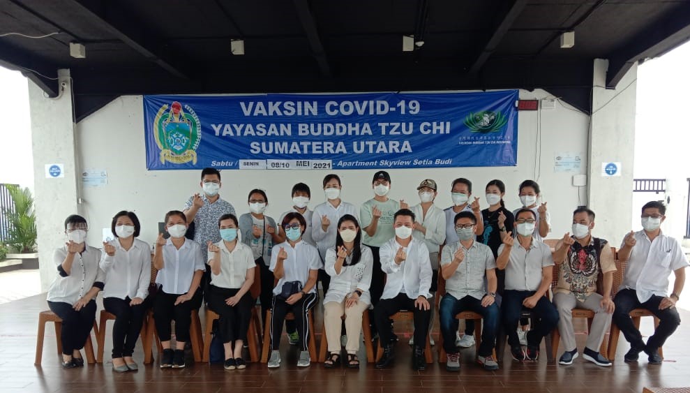 Relawan Buddha Tzu Chi Gelar Vaksin Untuk Warga di Skyview Medan