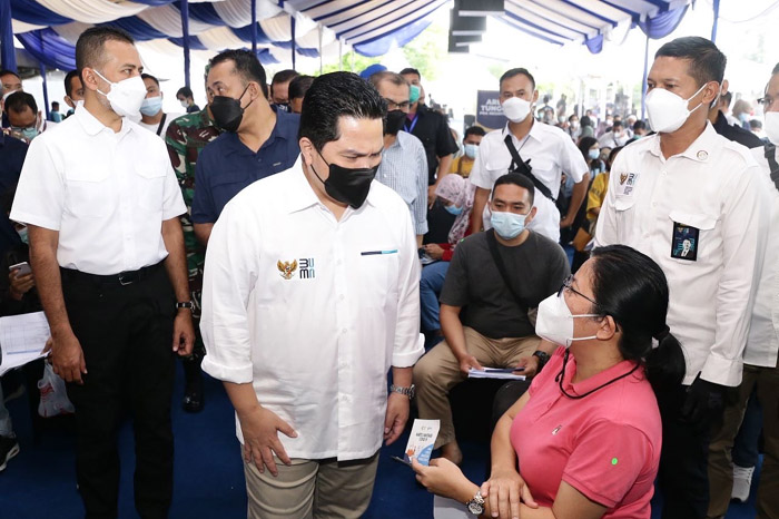 Menteri BUMN Resmikan Sentra Vaksinasi Covid-19 di Medan