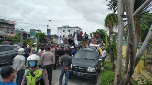 Aksi Ratusan Petani Marhaen Bandar Khalipah Di Protes Warga