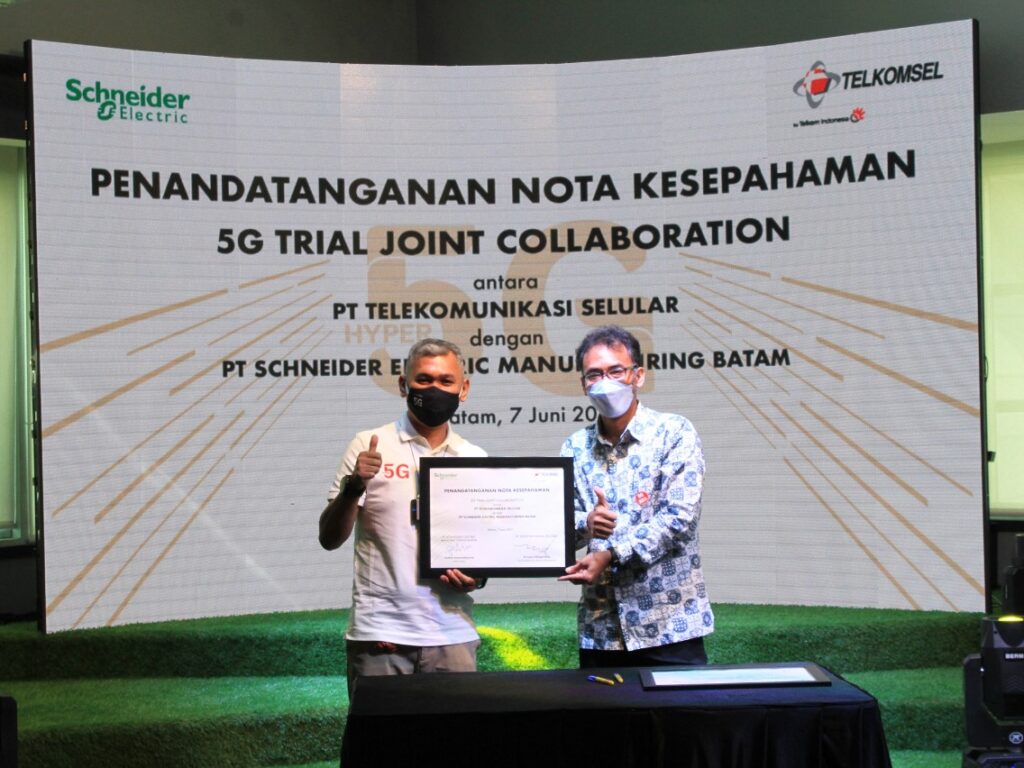Telkomsel dan Schneider Electric Dorong Pemanfaatan Teknologi 5G untuk Industri 4.0 di Indonesia