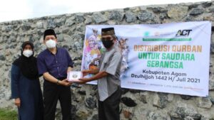 ACT dan MUI Salurkan Hewan Kurban di Kabupaten Agam