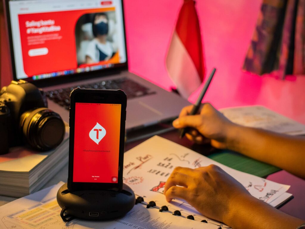 Maknai Hari Kemerdekaan ke-76 RI, Telkomsel Berkomitmen untuk Terus Bergerak Maju