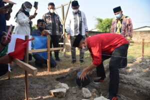 Zahir Letakkan Batu Pertama Pembangunan Musholla di Desa Pakam