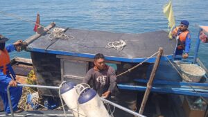 2 Kapal Pukat Trwal Asal Pagurawan Diamankan Polisi