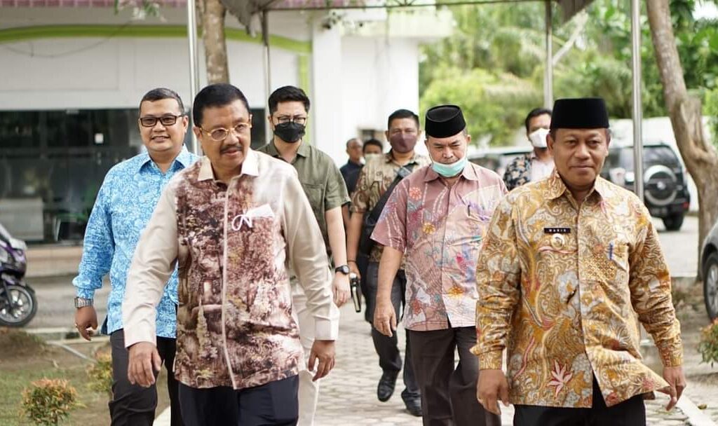 Tengku Erry Nuradi Kunjungi Plt Wali Kota Tanjungbalai