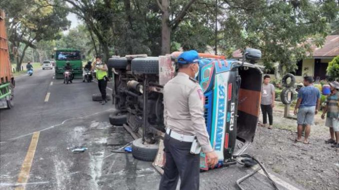Bus Penumpang Laka Tunggal di Batu Bara, 12 Orang Alami Luka-luka