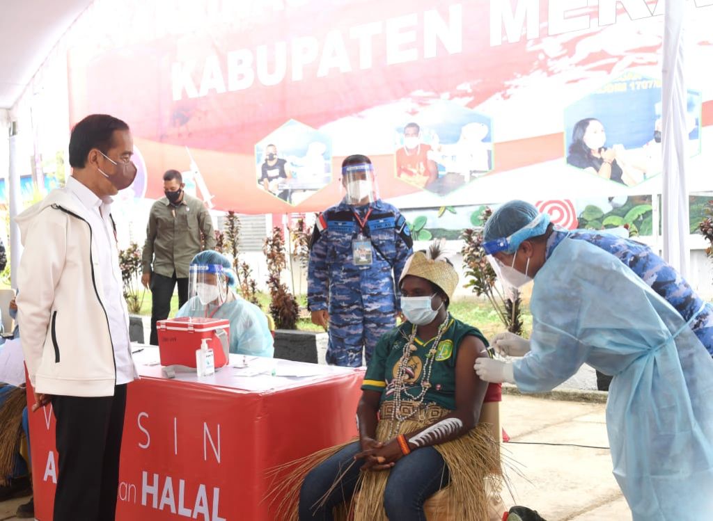 Presiden Jokowi Pastikan Vaksinasi Merata dari Sabang sampai Merauke