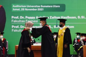 Wakil Rektor III USU Poppy Anjelisa Zaitun Dikukuhkan Jadi Guru Besar