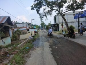 Jalan Desa Sei Silau Timur Asahan, Rusak Akibat Truk Proyek