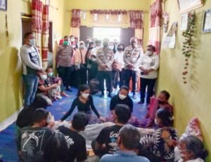 Melayat Kerumah Duka Almarhum Arifin Tambunan, Kapolres dan Ketua JUPS Sergai Ucapkan Turut Berduka Cita