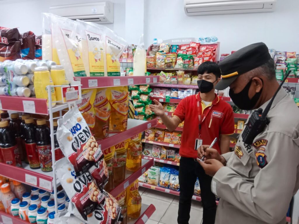 Polres Tanjungbalai Monitoring Minyak Goreng di Mini Market dan Pasar