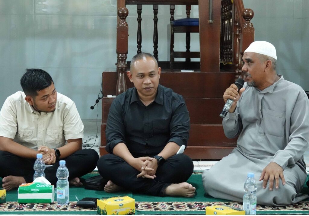 Ketua BKM Ubudiyah Pangkalan Brandan Terharu Menerima Bantuan dari Gubsu