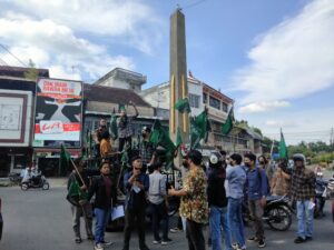 Demo HMI Cabang Asahan Minta Presiden Copot Luhut