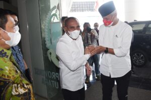 Ganjar Pranowo Datang Ke Medan dan Silaturahmi dengan Edy Rahmayadi