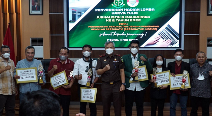 Kajati Sumut Apresiasi Juara Lomba Karya Tulis Jurnalistik dan Mahasiswa Tahun 2022