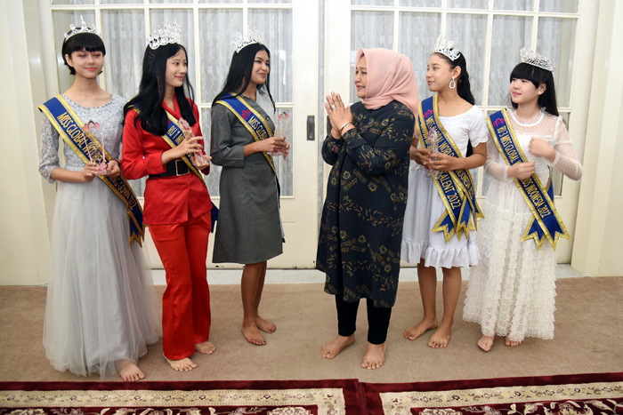 Nawal Lubis Bangga dan Apresiasi Juara Miss Global Internasional Kids & Teens asal Sumut