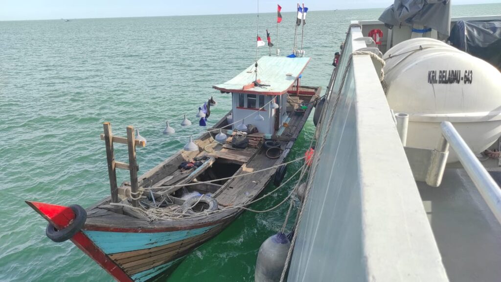 PMI Ilegal Kembali dari Malaysia Numpang Kapal Nelayan Diamankan TNI AL