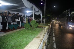161 Jemaah Calon Haji Kabupaten Asahan Menuju Tanah Suci