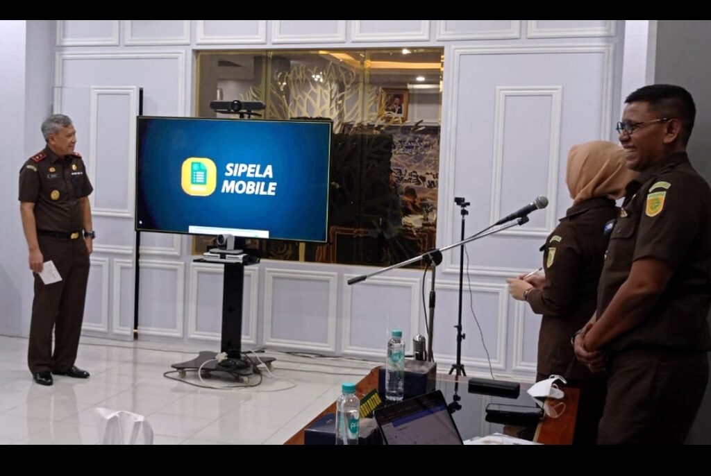 Dukung ‘Aksi Perubahan’ di Kejati Sumut, Idianto Launching Aplikasi SIPELA Mobile