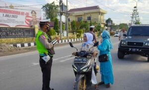 Operasi Patuh di Tanjungbalai, 60 Orang Pemotor Pulang Menjemput Helm