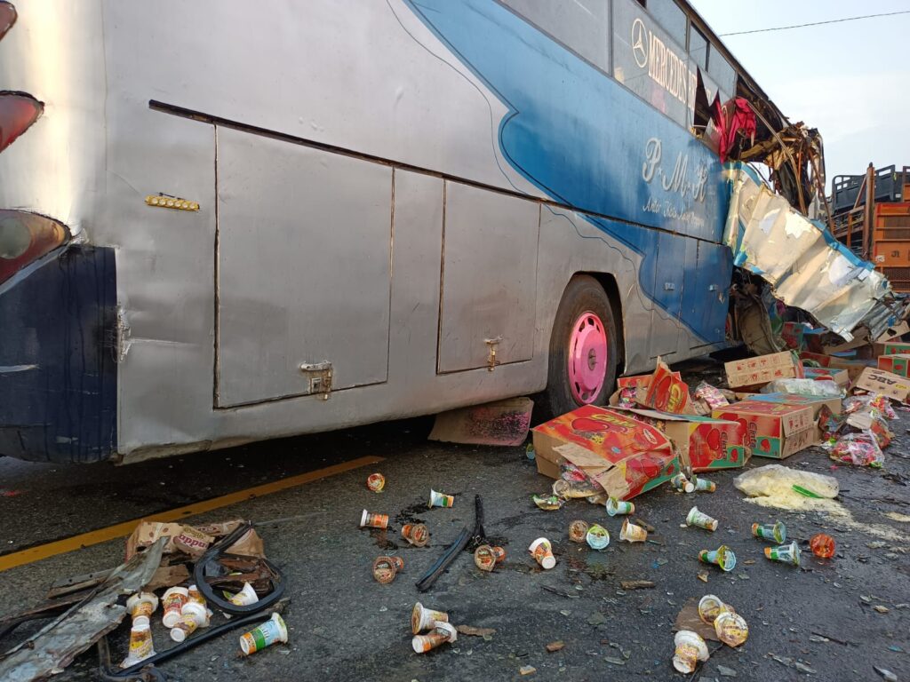 Bus PMH Tabrak Truk di Asahan, Ini Identitas Korban