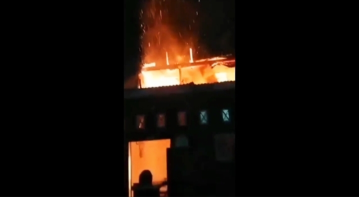 Diduga Korsleting, Sebuah Rumah Warga di Tanjungbalai Terbakar