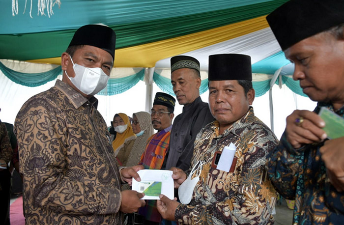 Bilal Mayit dan Guru Mengaji di Teluk Mengkudu Gelar Doa Bersama dengan Bupati