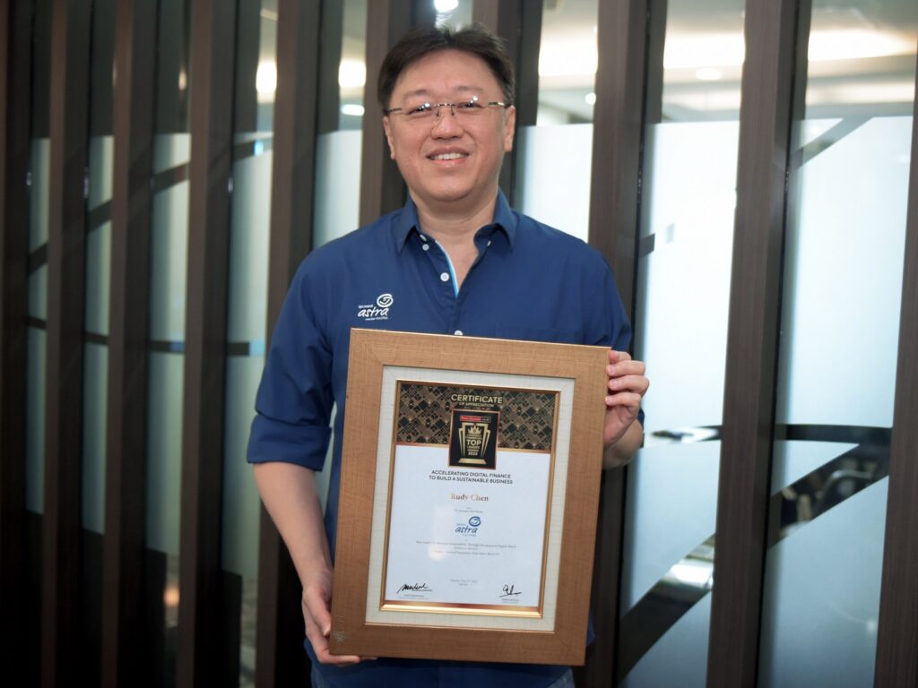 Rudy Chen Raih Penghargaan Indonesia Financial Top Leader Awards 2022