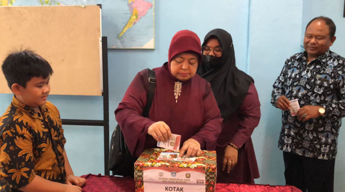 SMP Riad Madani Gelar Pemilihan Ketua OSIS Seperti Pemilu