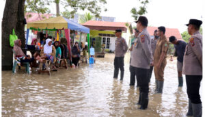 Kapolres Serdang Bedagai Tinjau Lokasi Banjir di Bantaran Sungai Bedagai