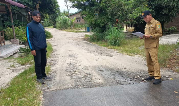 Kadis PUPR Sergai Tinjau Langsung Jalan Desa Lubuk Bayas Menuju Desa Lubuk Rotan