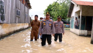 Kapolres Serdang Bedagai Tinjau Lokasi Banjir di Bantaran Sungai Bedagai