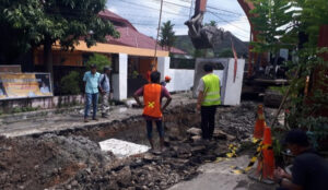 DPRD Medan Sesalkan Kinerja Pemborong Biarkan Tumpukan Tanah Bekas Galian di Badan Jalan