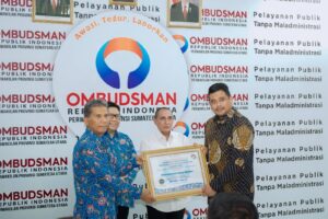    Terima Penghargaan Predikat Kepatuhan Standar Pelayanan Publik 2022, Bobby Nasution: Tingkatkan Pelayanan Terbaik dan Benahi Fasilitas Publik