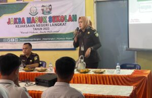 Luhkum Kejari Langkat di SMA N 1 Tanjung Pura Sampaikan Bahaya Narkoba, Hindari Tawuran dan Etika Bermedia Sosial