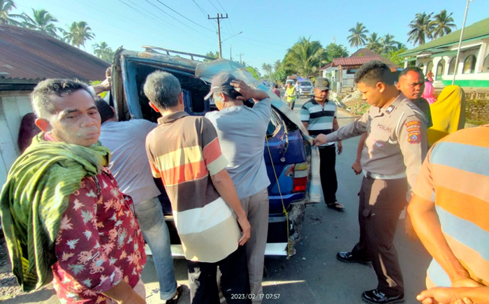 Mobil Terbalik di Jalan Lintas Siharang Karang, 7 Penumpang Luka-Luka