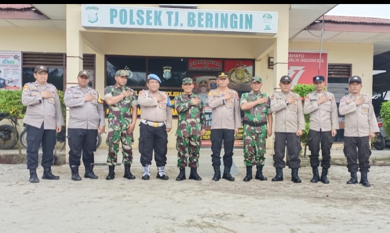 Tingkatkan Sinergitas Polri dan TNI, Polsek Tanjung Beringin Gelar Patroli Gabungan Menjaga Harkamtibmas